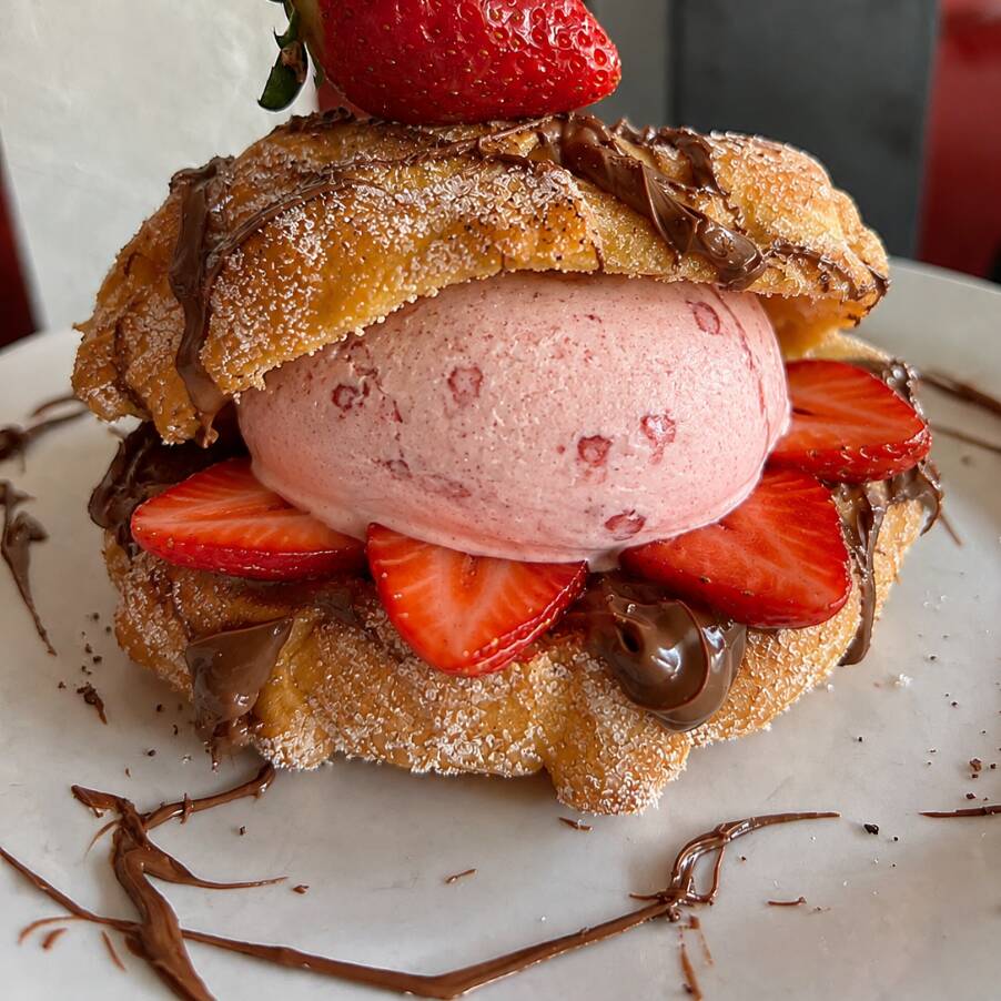 Pan de Muerto con Nieve
