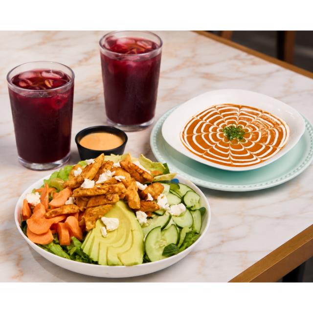 SOPA DE TOMATE + ENSALADA + AGUA DE JAMAICA