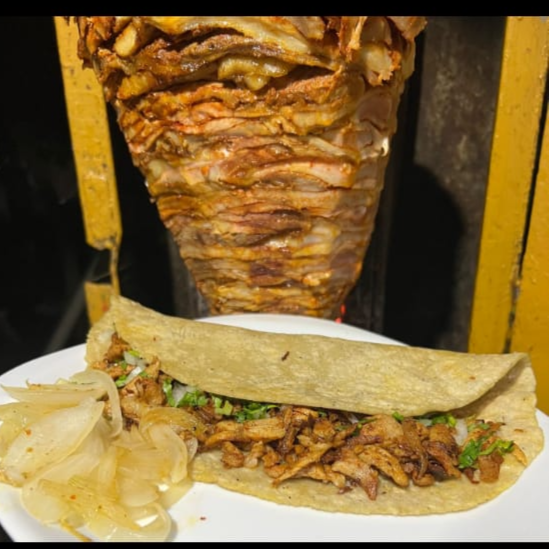 Quesadilla de Pastor + Agua 1 Lt