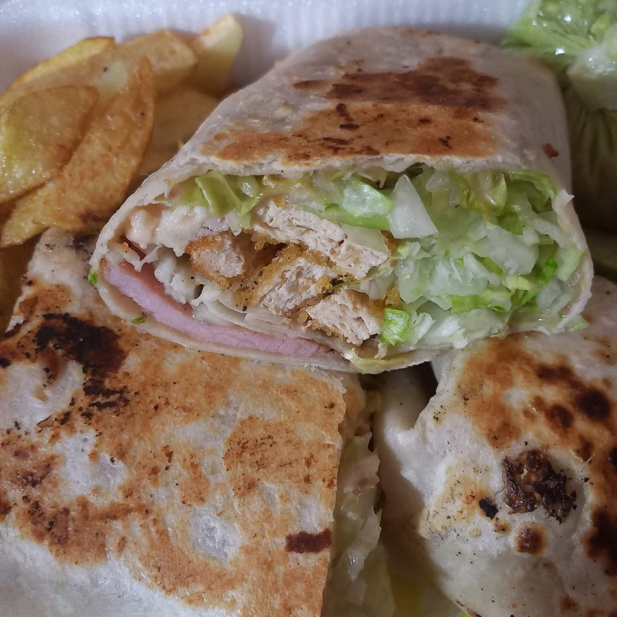 Burrito Gourmet de Pollo Empanizado
