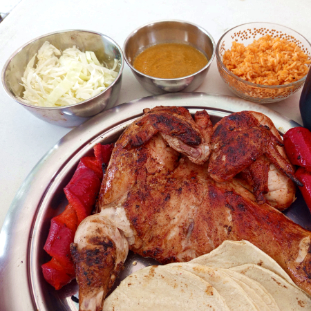 Pollo Asado Y Salchichas