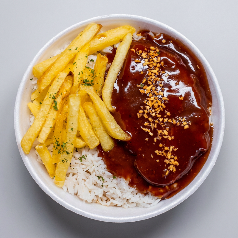Acompanha: Arroz branco, feijão, macarrão da casa, farofa e fritas. Prato individual bem servido. ⚠ Não fazemos alterações na composição.