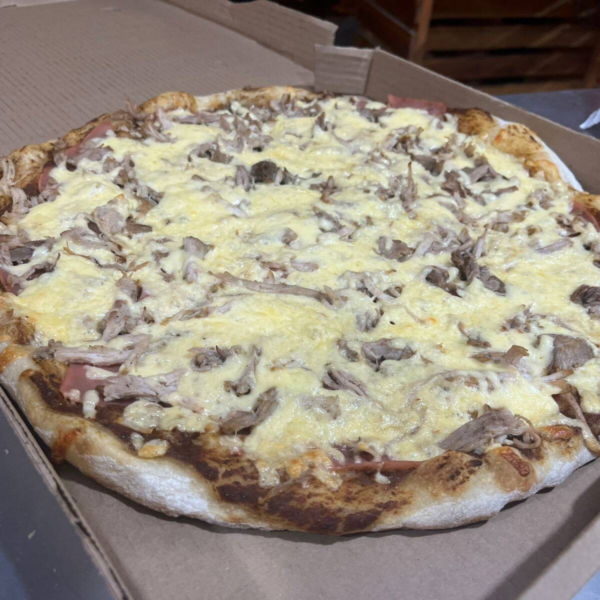 Pizza Grande Jamón, Pierna y Queso