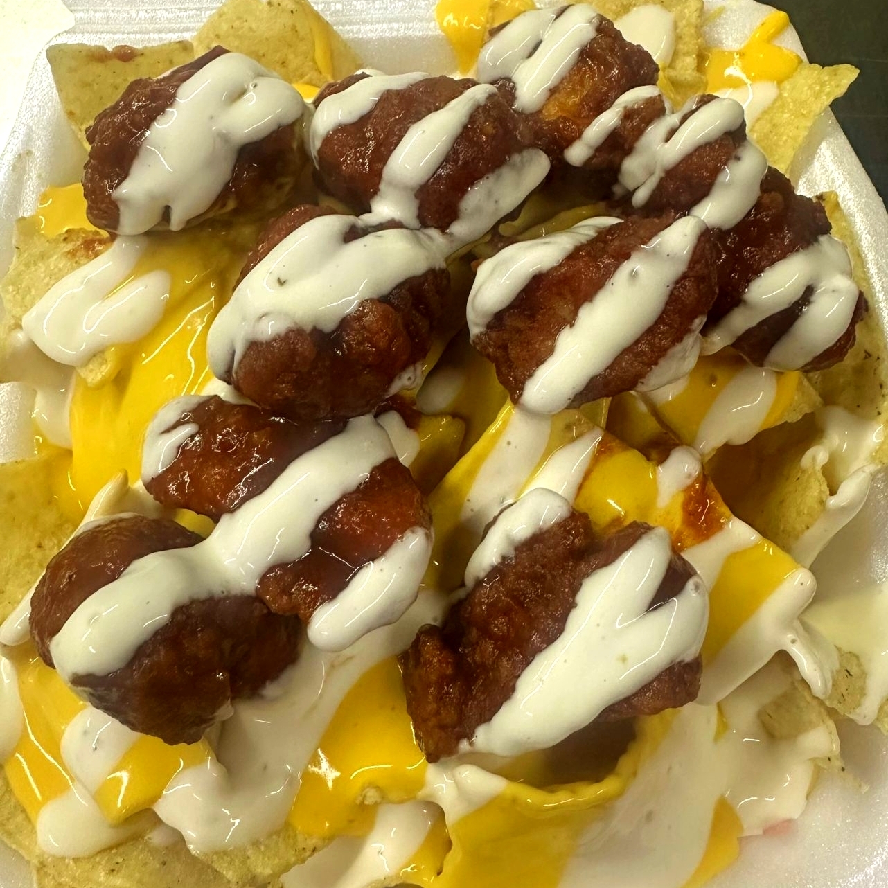 Nachos con boneless
