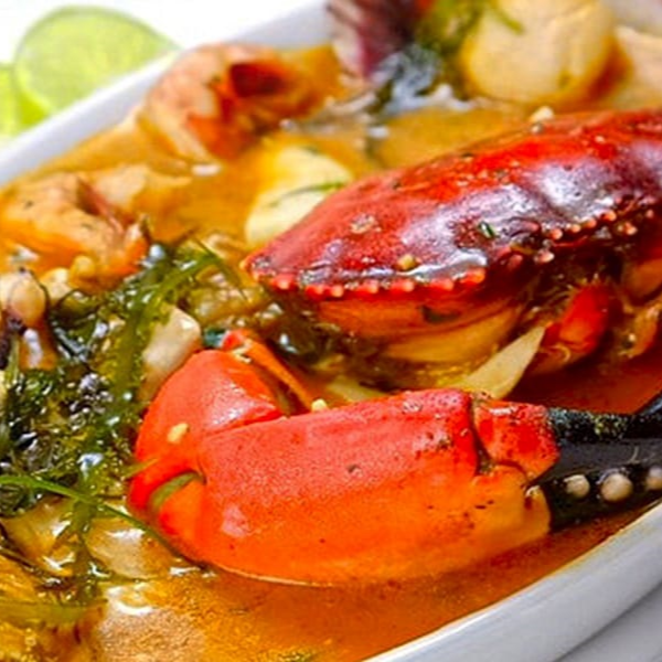 Parihuela JR+Pícante de MariscoJR+Chicharron Mixto