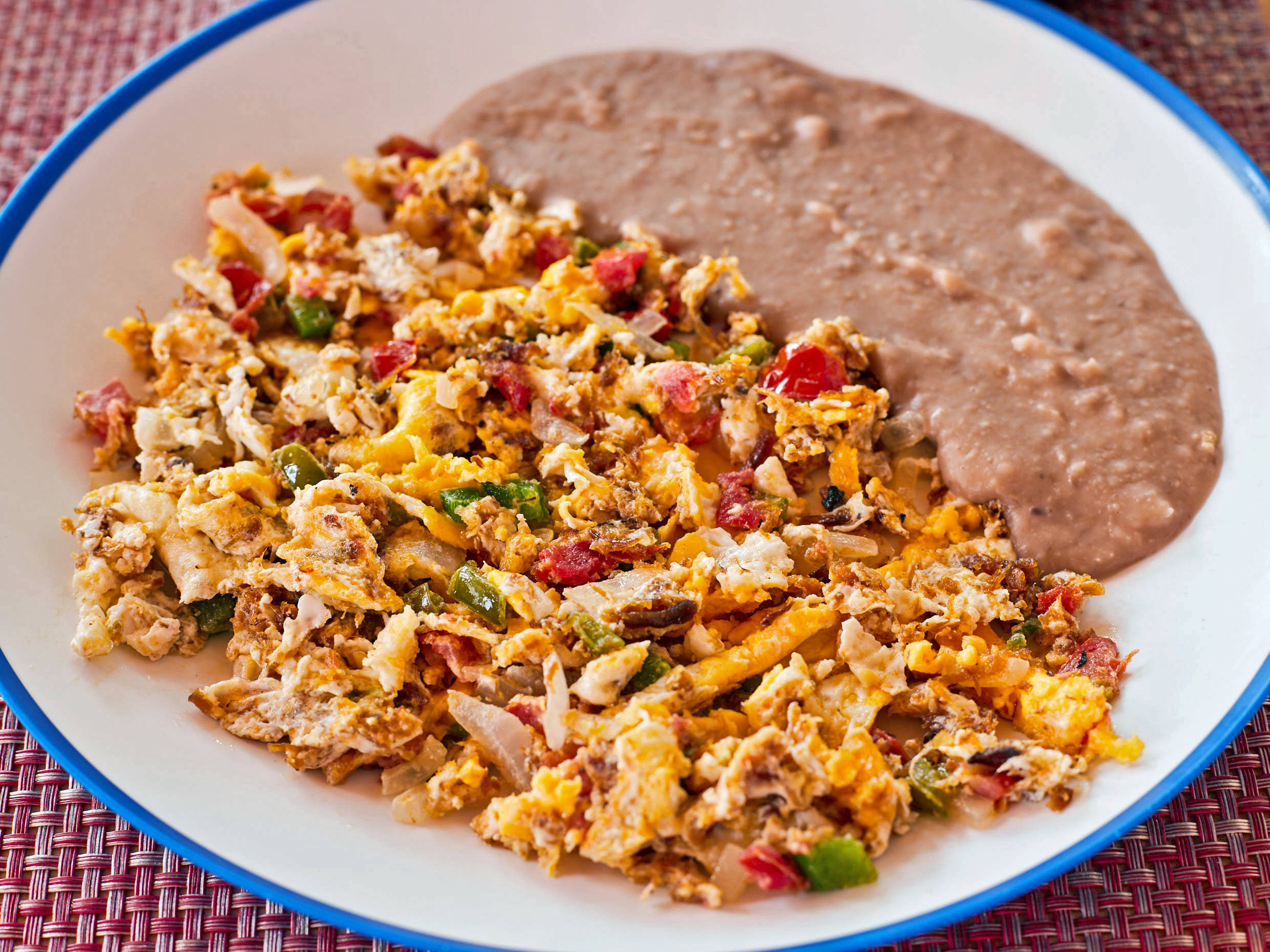 Huevos en Salsa