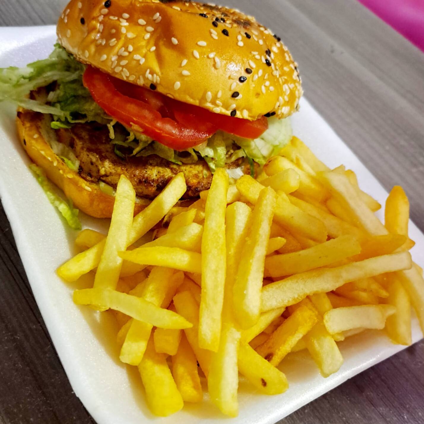 Hamburgesa Sensilla con Papas