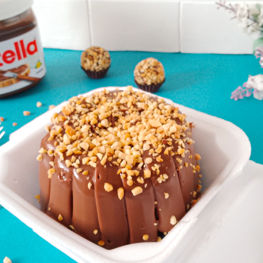 200g – Porção individual Nossa deliciosa massa de chocolate, fofinha , úmida, com uma cremosa cobertura de brigadeiro tradicional, Creme de Avelã com amendoim crocante. Aprx 200g Há risco do bolo deslizar no transporte de moto pelo Ifood, dependendo da distância e do percurso do entregador. Em caso de dúvidas, entrar em contato.