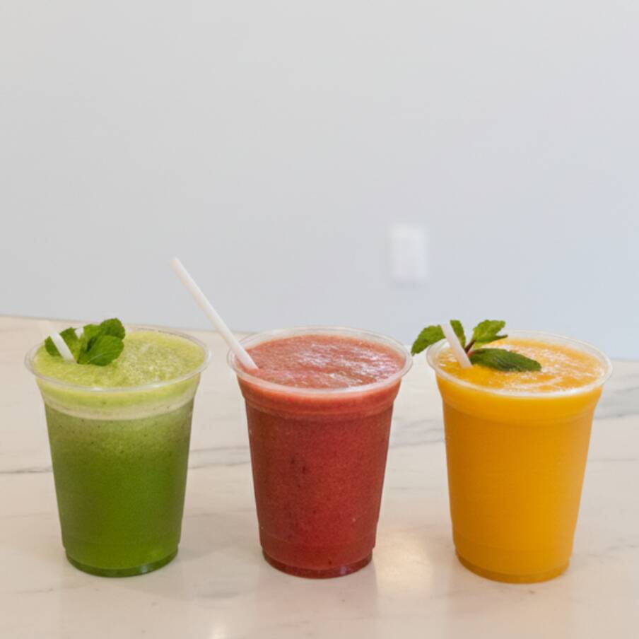 Laranja, mirtilo e morango