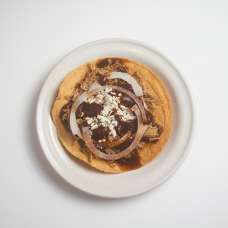 Tostada de Mole