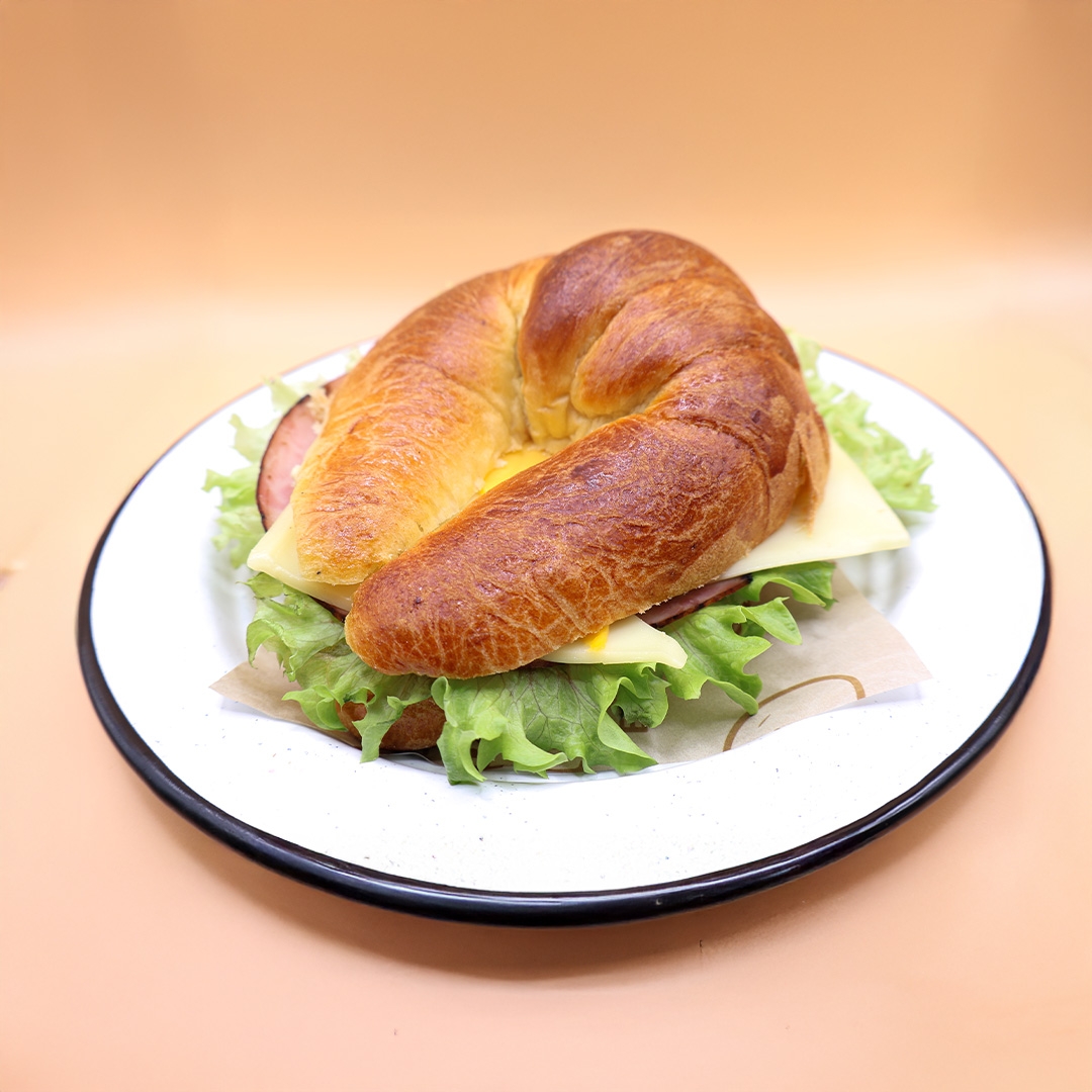 Cuernito Jamón y queso