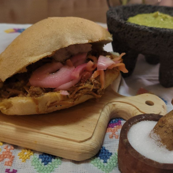 Torta de Cochinita con Frijoles
