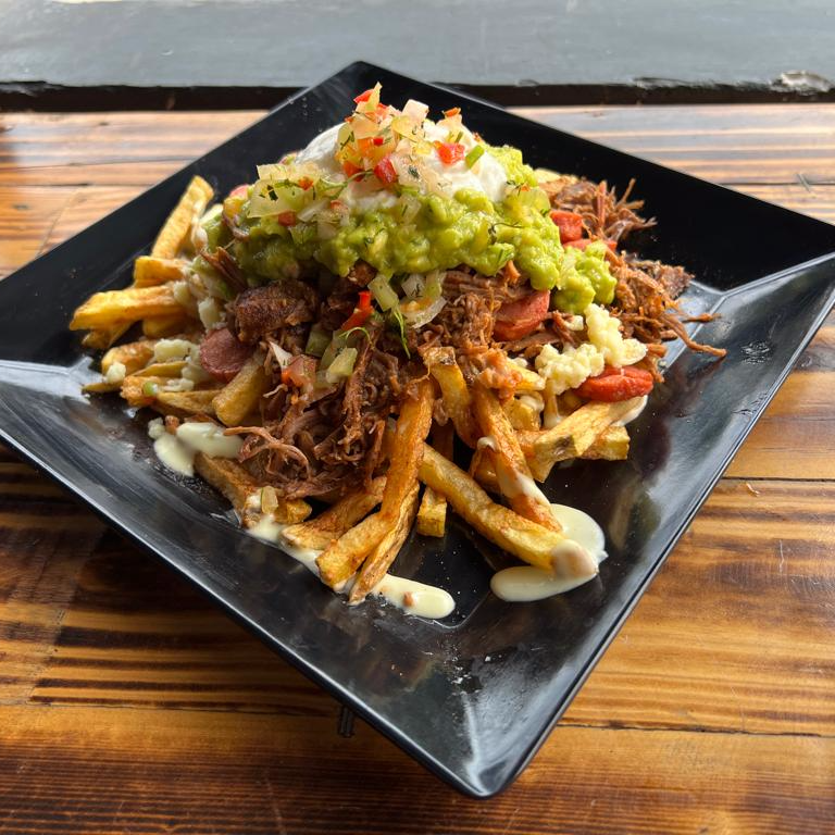 Salchipapa ropa vieja