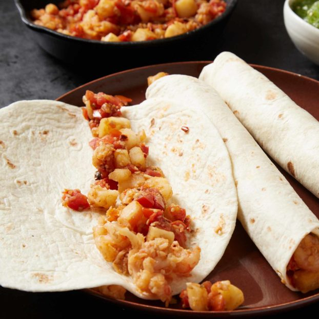 10 BURRITOS Y LITRO DE AGUA DE SABOR