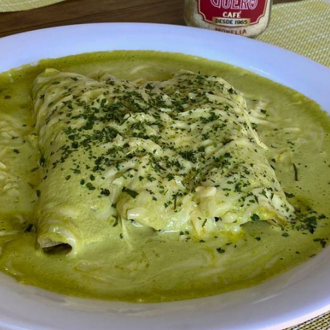 Platillo de Enchiladas Suizas