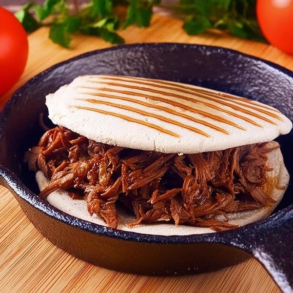 Arepa de Carne Desmechada