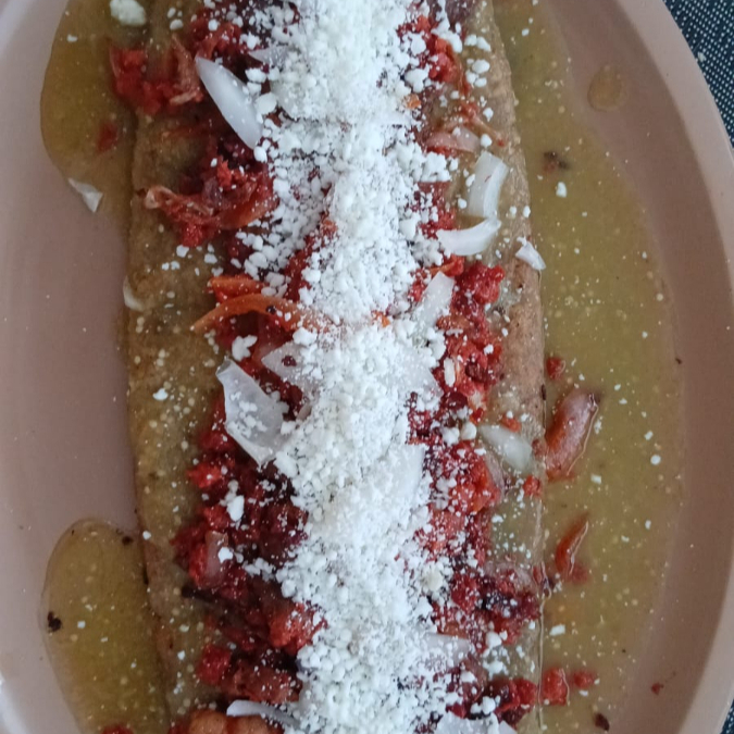 Huarache de longaniza