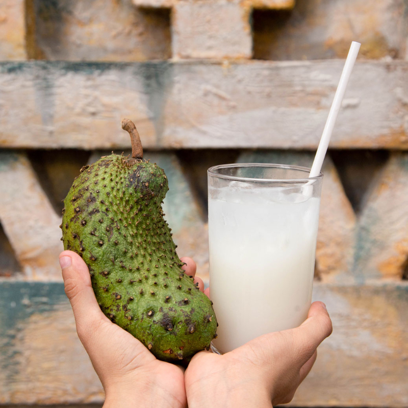 1 LT. Agua de Guanabana