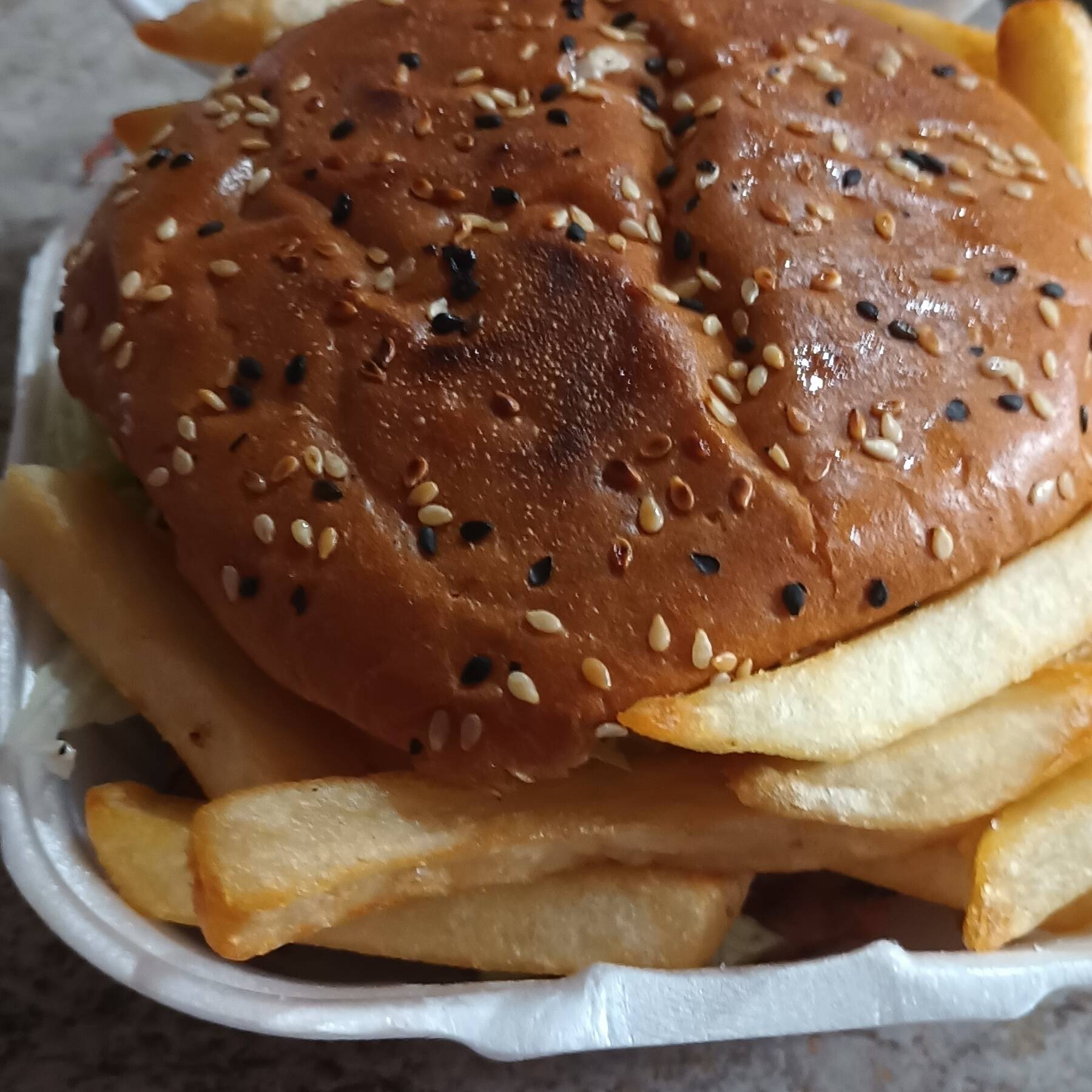 Hamburguesa de Sirloin y Porción de Papas