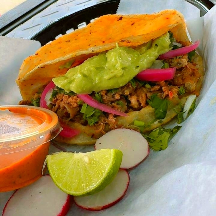 TACO DE MAIZ DE BIRRIA