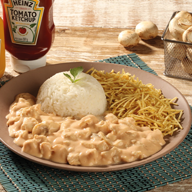 Saboreie 250g (porção do item strogonoff) do tradicional do Santo. Cortes macios de frango com o nosso inconfundível molho de Strogonoff a base de produtos da renomada marca Heinz, creme de leite e champignons cuidadosamente selecionados. Acompanha arroz branco, batata palha ou purê de batatas.
(Os ingredientes do strogonoff não podem ser alterados e/ou retirados.)