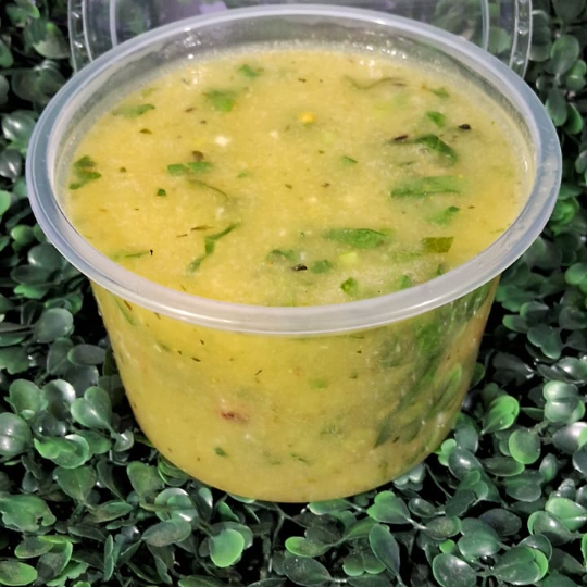 Creme de mandioca com Linquinça seca,couve,bacon e temperos variados.