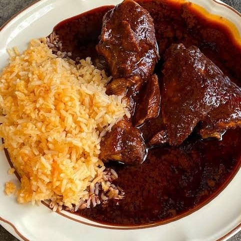 Mole con Pollo