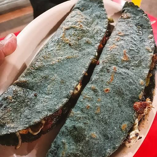 QUESADILLA DE TINGA DE POLLO