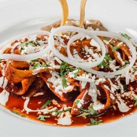 Chilaquiles En Salsa Roja