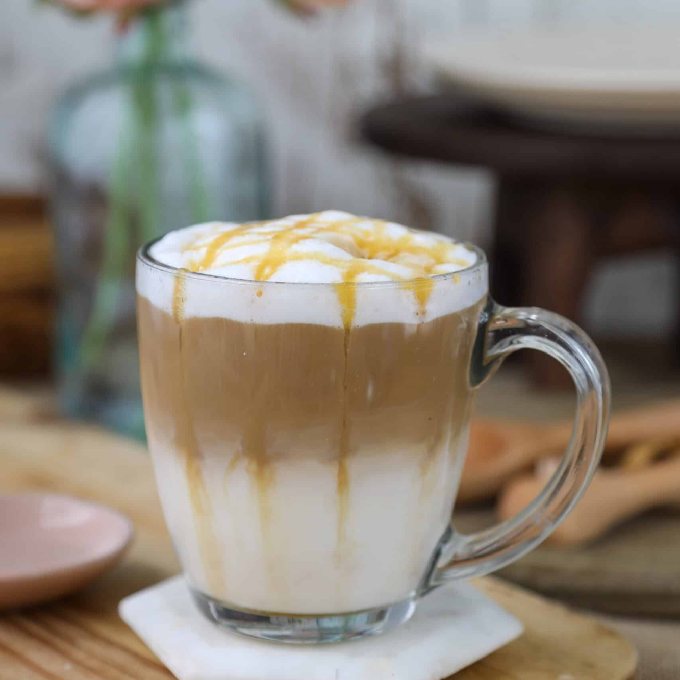 Latte caramel macchiato caliente