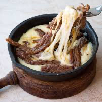 Queso Fundido con Arrachera