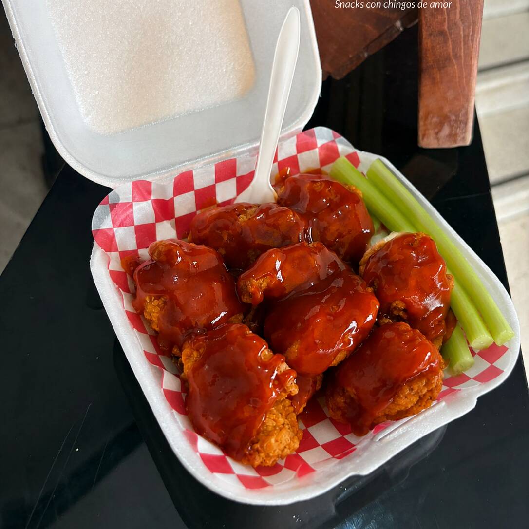Boneless 250 g y coca cola zero de 355ml