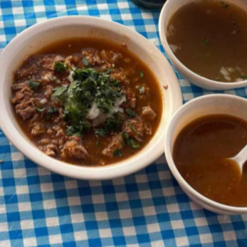 Plato de birria de borrego 100% de 140 gr