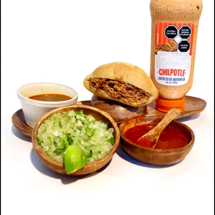 Lonche de Chamorro con Mayonesa Chipotle
