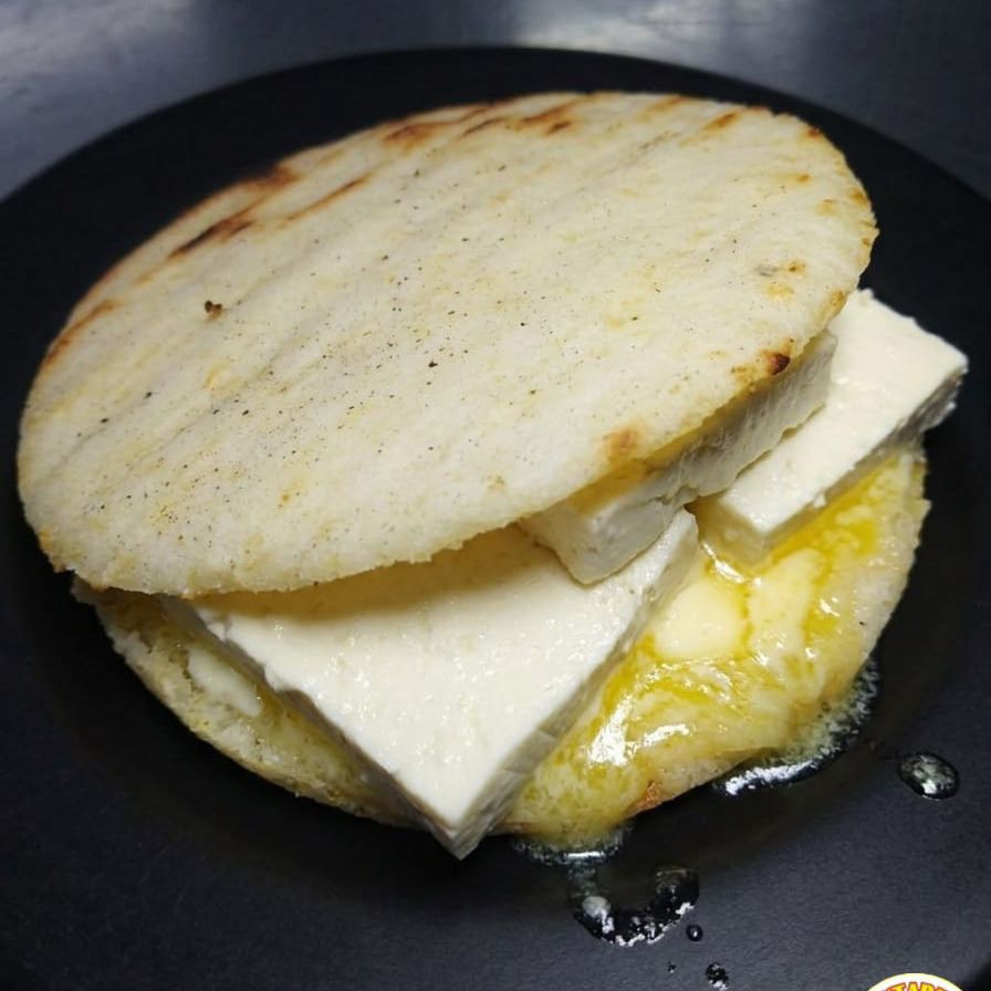Arepa con Cuajada