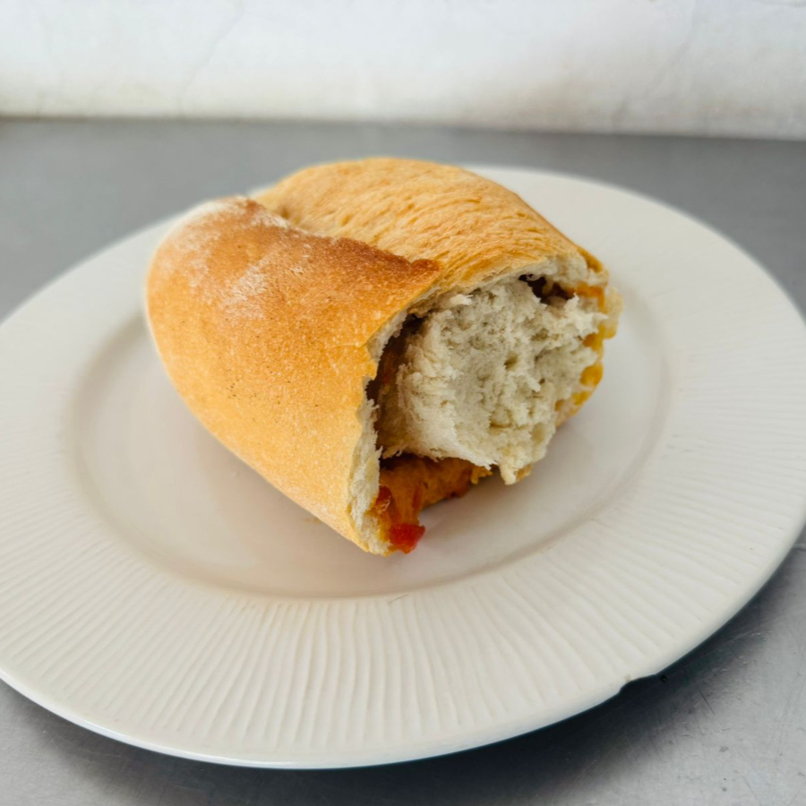 Bolillo con guisado
