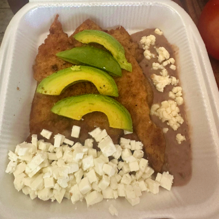 Milanesa de Res o de Pollo con panela aguacate y f