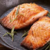 Acompanham: arroz, feijão fritas e salada