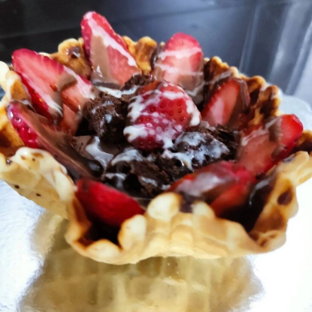 Concha Brownie y Fresas