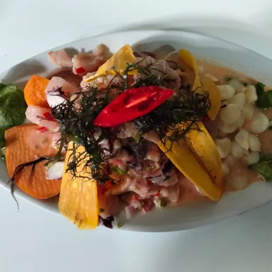 Cevichela Punto Marino + Cusqueña