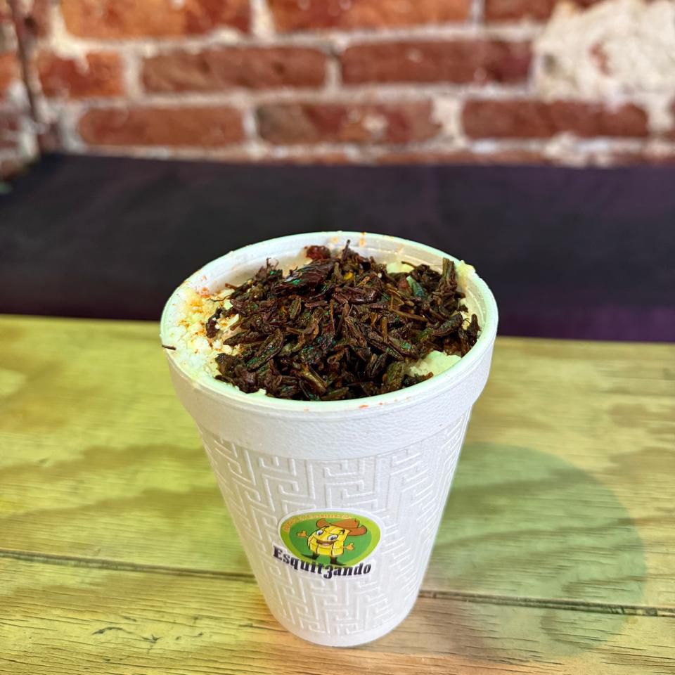 Esquites con Chapulines Chico