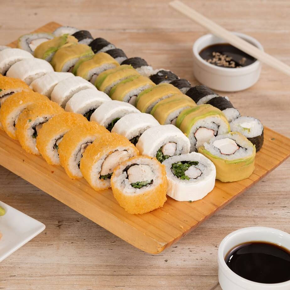 36 PIEZAS MIXTAS MAS OBSEQUIO 1 HOSOMAKI DEL CHEEF