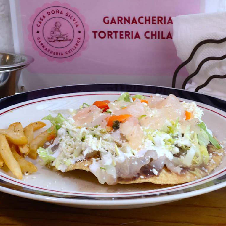 COMBO TOSTADA DE TINGA DE POLLO+AGUA DE 1LT.