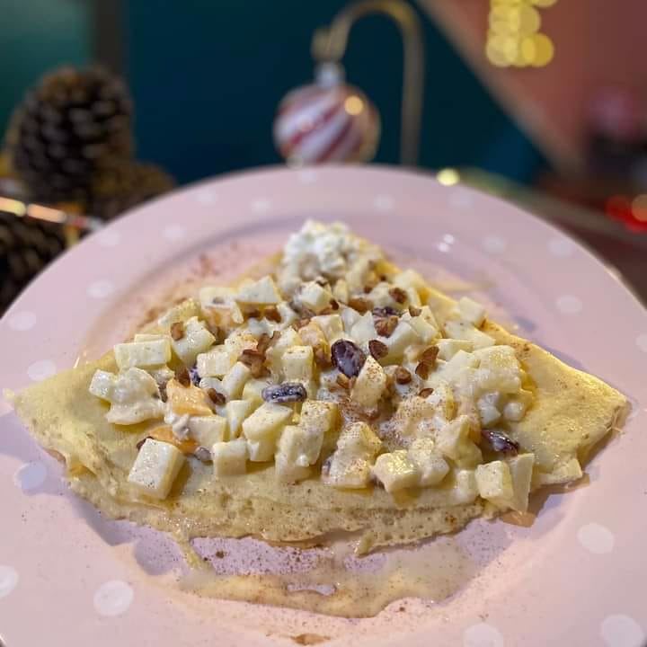 Crepa de ensalada de manzana y philadelphia