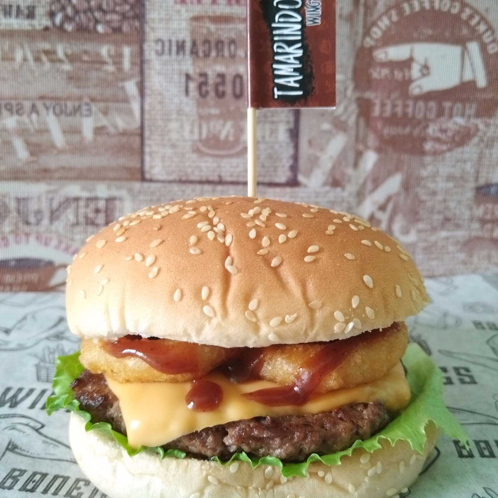 Hamburguesa Con aros de cebolla ..