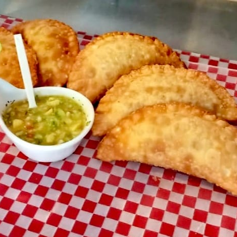 Cuatro Empanadas Artesanales