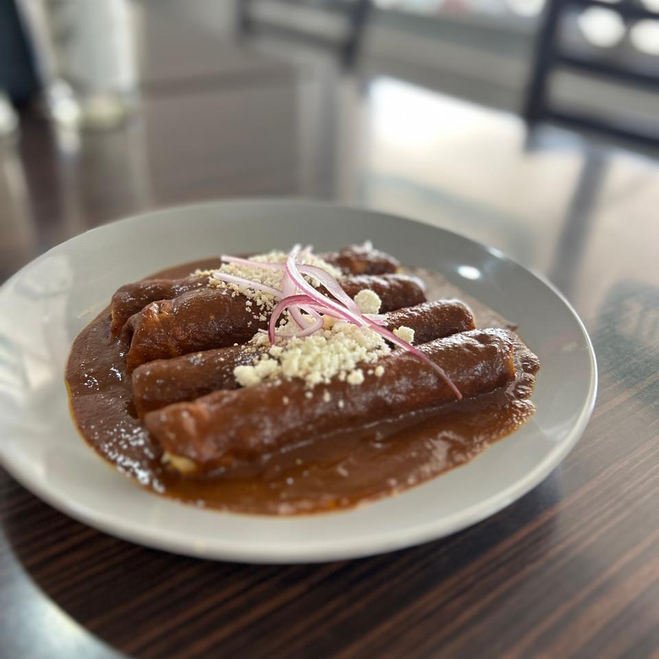 Enchiladas de mole