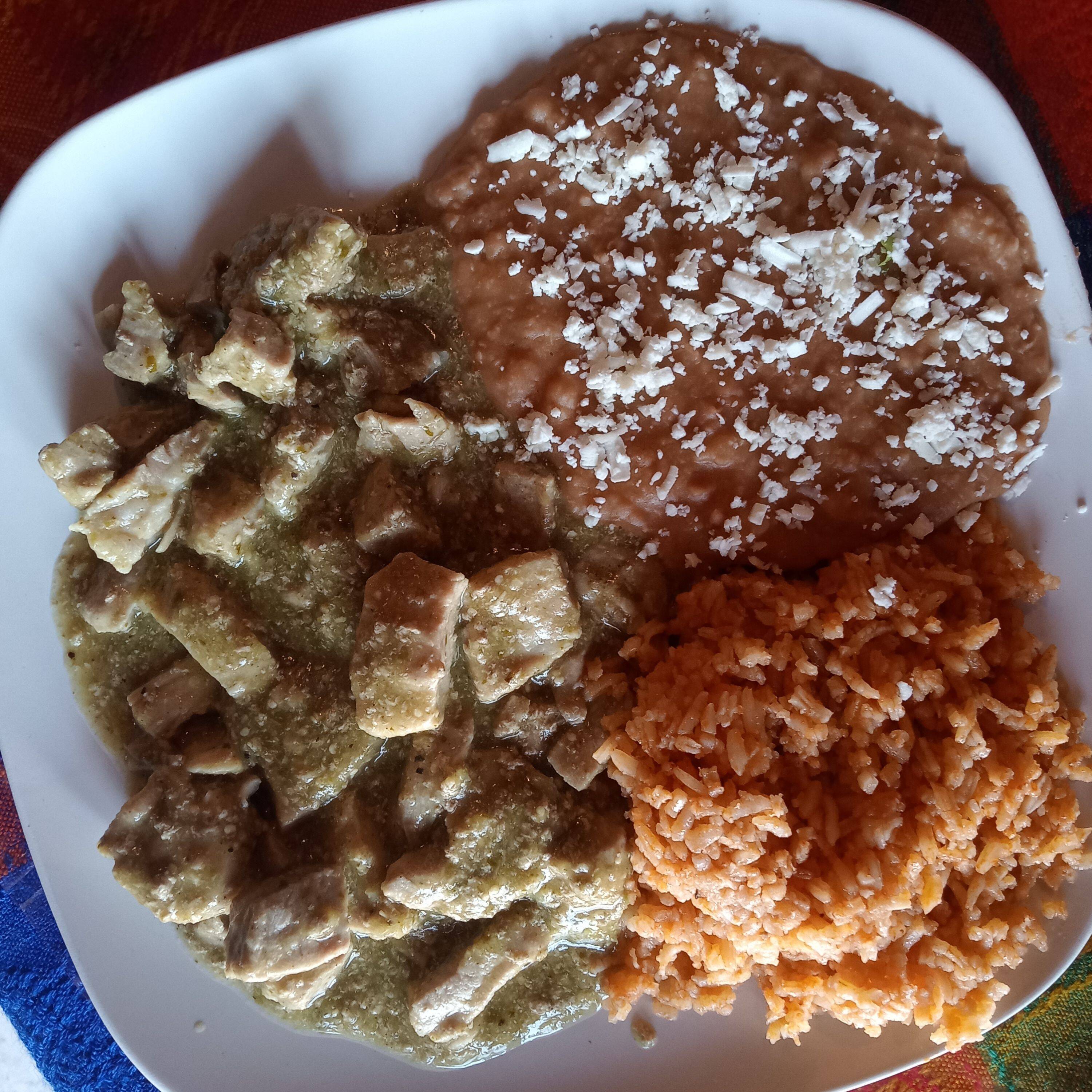 Pierna de Puerco en Salsa Verde