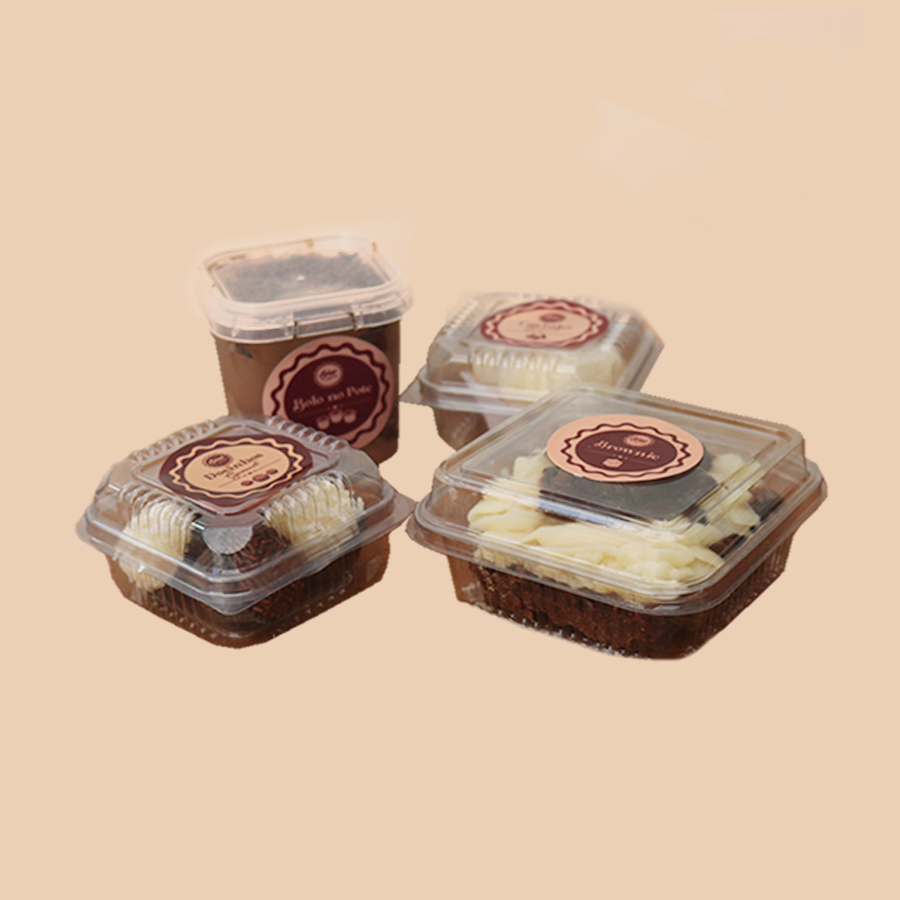 1 Bolo no Pote, 1 Coxinha Gourmet, 1 Brownie, 1 pocket de docinhos gourmet com 4 unidades variadas.