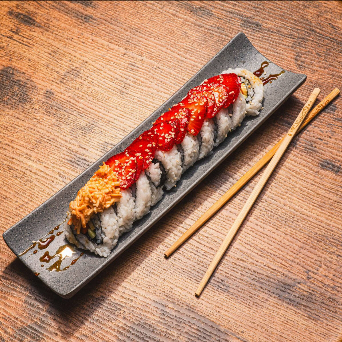 Fresa Crunch Roll